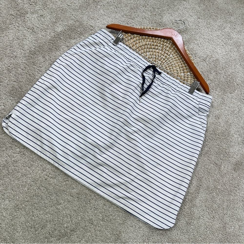 Chico’s Zenergy Women’s Striped Skort Skirt Pull On Golf in White Navy 3/US 16